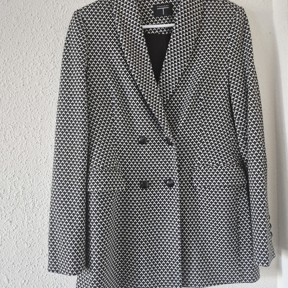 Tahari Black and White Patterned Blazer